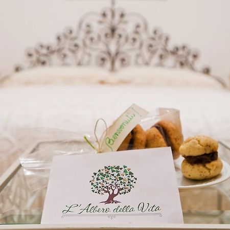 Bed and Breakfast L'Albero Della Vita à Ceriale Extérieur photo