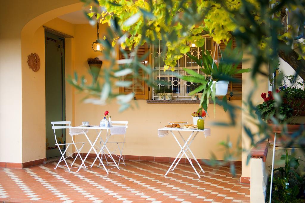 Bed and Breakfast L'Albero Della Vita à Ceriale Extérieur photo
